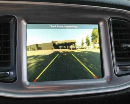 Черный Додж Челенджер, объемом двигателя 6.4 л и пробегом 53 тыс. км за 13900 $, фото 12 на Automoto.ua