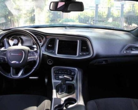 Черный Додж Челенджер, объемом двигателя 6.4 л и пробегом 53 тыс. км за 13900 $, фото 7 на Automoto.ua