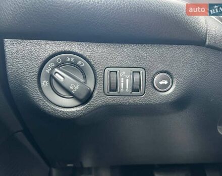 Черный Додж Челенджер, объемом двигателя 3.6 л и пробегом 115 тыс. км за 17990 $, фото 12 на Automoto.ua