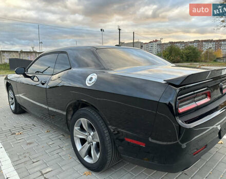 Черный Додж Челенджер, объемом двигателя 3.6 л и пробегом 161 тыс. км за 16900 $, фото 20 на Automoto.ua