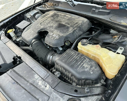 Черный Додж Челенджер, объемом двигателя 3.6 л и пробегом 161 тыс. км за 16900 $, фото 31 на Automoto.ua