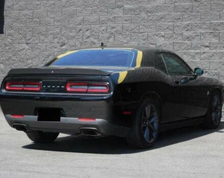 Черный Додж Челенджер, объемом двигателя 6.4 л и пробегом 53 тыс. км за 13900 $, фото 5 на Automoto.ua