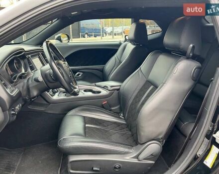 Черный Додж Челенджер, объемом двигателя 3.6 л и пробегом 115 тыс. км за 17990 $, фото 8 на Automoto.ua