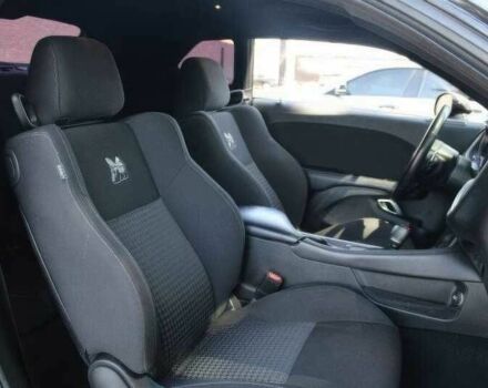 Черный Додж Челенджер, объемом двигателя 6.4 л и пробегом 53 тыс. км за 13900 $, фото 14 на Automoto.ua