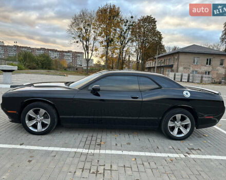 Черный Додж Челенджер, объемом двигателя 3.6 л и пробегом 161 тыс. км за 16900 $, фото 16 на Automoto.ua