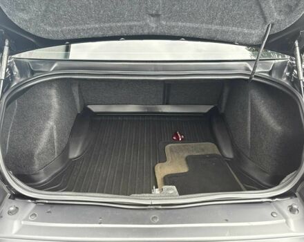 Черный Додж Челенджер, объемом двигателя 6.4 л и пробегом 48 тыс. км за 14800 $, фото 9 на Automoto.ua