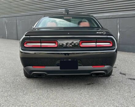 Черный Додж Челенджер, объемом двигателя 6.2 л и пробегом 31 тыс. км за 43200 $, фото 6 на Automoto.ua