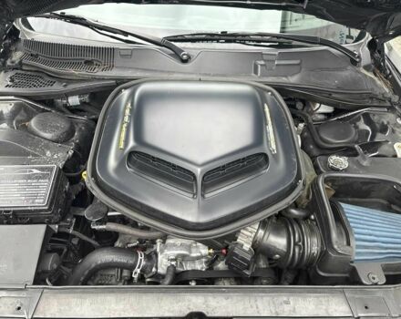 Черный Додж Челенджер, объемом двигателя 6.4 л и пробегом 48 тыс. км за 14800 $, фото 10 на Automoto.ua