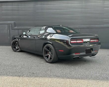 Черный Додж Челенджер, объемом двигателя 6.2 л и пробегом 31 тыс. км за 43200 $, фото 5 на Automoto.ua