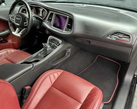 Черный Додж Челенджер, объемом двигателя 6.2 л и пробегом 31 тыс. км за 43200 $, фото 10 на Automoto.ua