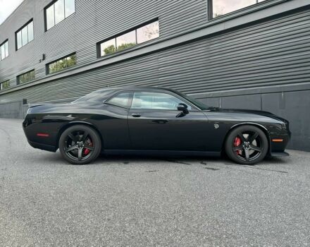 Черный Додж Челенджер, объемом двигателя 6.2 л и пробегом 31 тыс. км за 43200 $, фото 7 на Automoto.ua