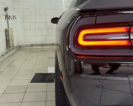 Черный Додж Челенджер, объемом двигателя 6.4 л и пробегом 60 тыс. км за 51000 $, фото 10 на Automoto.ua