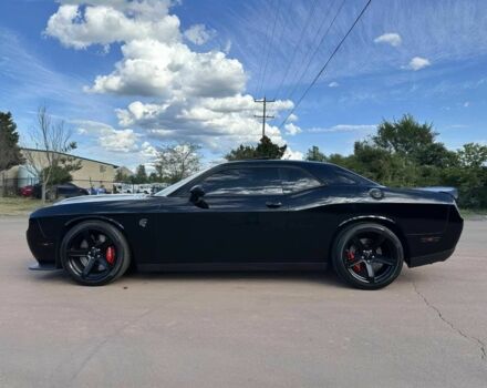 Черный Додж Челенджер, объемом двигателя 6.2 л и пробегом 11 тыс. км за 30000 $, фото 3 на Automoto.ua