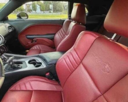 Чорний Додж Challenger, об'ємом двигуна 6.2 л та пробігом 66 тис. км за 25999 $, фото 7 на Automoto.ua