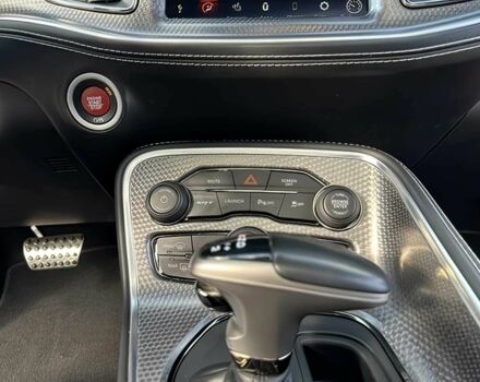 Черный Додж Челенджер, объемом двигателя 6.2 л и пробегом 29 тыс. км за 12000 $, фото 12 на Automoto.ua