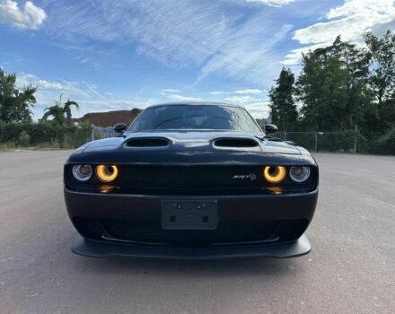 Черный Додж Челенджер, объемом двигателя 6.2 л и пробегом 11 тыс. км за 30000 $, фото 1 на Automoto.ua