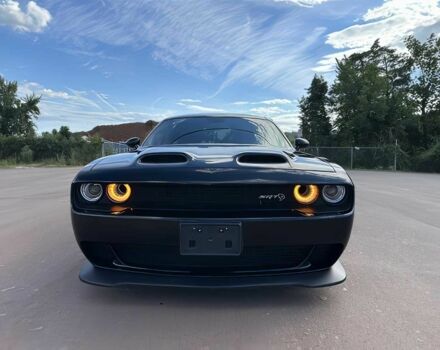 Черный Додж Челенджер, объемом двигателя 6.2 л и пробегом 29 тыс. км за 12000 $, фото 1 на Automoto.ua