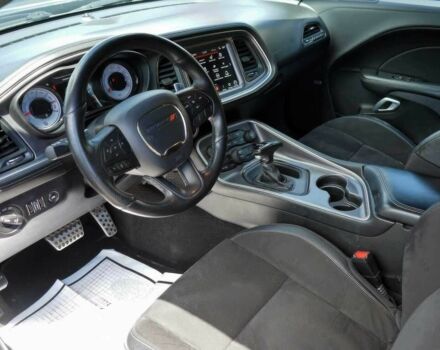 Черный Додж Челенджер, объемом двигателя 6.4 л и пробегом 25 тыс. км за 5800 $, фото 7 на Automoto.ua