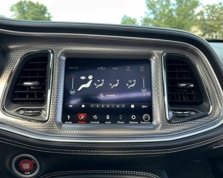 Черный Додж Челенджер, объемом двигателя 6.2 л и пробегом 26 тыс. км за 15600 $, фото 11 на Automoto.ua