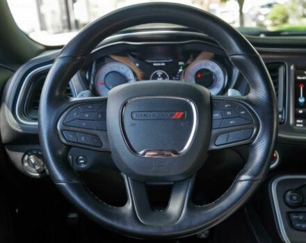 Черный Додж Челенджер, объемом двигателя 6.4 л и пробегом 25 тыс. км за 5800 $, фото 9 на Automoto.ua