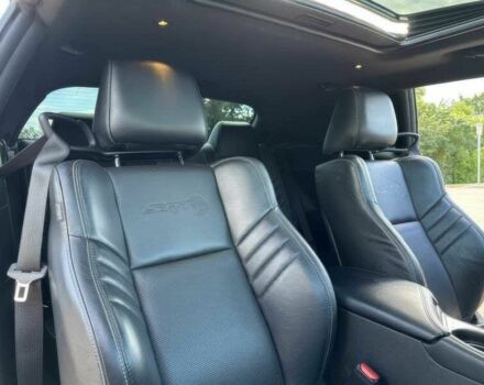 Черный Додж Челенджер, объемом двигателя 6.2 л и пробегом 11 тыс. км за 8500 $, фото 15 на Automoto.ua