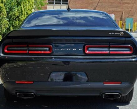 Черный Додж Челенджер, объемом двигателя 6.4 л и пробегом 25 тыс. км за 5800 $, фото 3 на Automoto.ua
