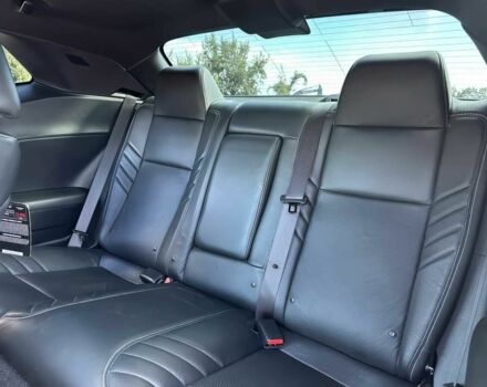 Черный Додж Челенджер, объемом двигателя 6.2 л и пробегом 30 тыс. км за 4900 $, фото 11 на Automoto.ua