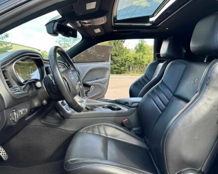 Черный Додж Челенджер, объемом двигателя 6.2 л и пробегом 28 тыс. км за 15000 $, фото 9 на Automoto.ua