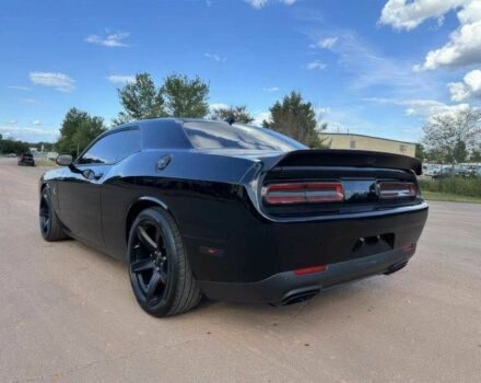 Черный Додж Челенджер, объемом двигателя 6.2 л и пробегом 28 тыс. км за 14600 $, фото 7 на Automoto.ua