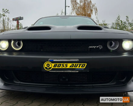Черный Додж Челенджер, объемом двигателя 6.2 л и пробегом 25 тыс. км за 94400 $, фото 10 на Automoto.ua