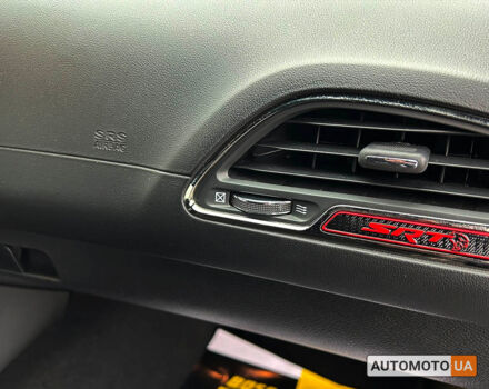 Черный Додж Челенджер, объемом двигателя 6.2 л и пробегом 25 тыс. км за 94400 $, фото 20 на Automoto.ua