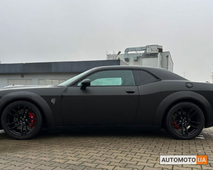 Черный Додж Челенджер, объемом двигателя 6.2 л и пробегом 25 тыс. км за 94400 $, фото 6 на Automoto.ua