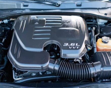 Черный Додж Челенджер, объемом двигателя 3.6 л и пробегом 83 тыс. км за 9600 $, фото 11 на Automoto.ua