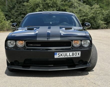 Чорний Додж Challenger, об'ємом двигуна 3.6 л та пробігом 200 тис. км за 13025 $, фото 1 на Automoto.ua
