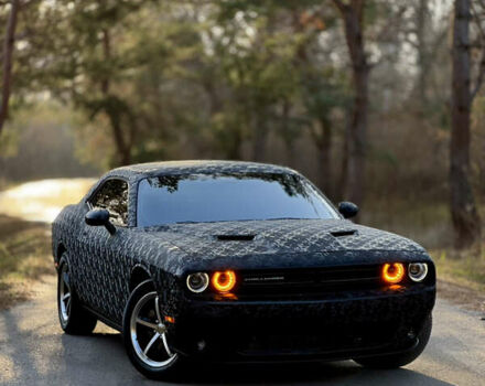 Черный Додж Челенджер, объемом двигателя 3.6 л и пробегом 210 тыс. км за 16500 $, фото 1 на Automoto.ua