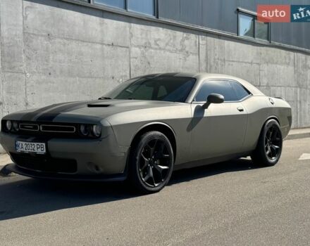 Черный Додж Челенджер, объемом двигателя 3.6 л и пробегом 124 тыс. км за 14000 $, фото 1 на Automoto.ua