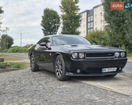 Черный Додж Челенджер, объемом двигателя 3.6 л и пробегом 165 тыс. км за 14500 $, фото 1 на Automoto.ua