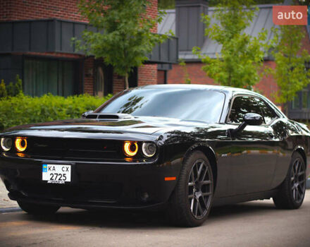 Чорний Додж Challenger, об'ємом двигуна 5.65 л та пробігом 72 тис. км за 35000 $, фото 1 на Automoto.ua