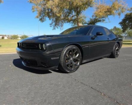 Черный Додж Челенджер, объемом двигателя 5.7 л и пробегом 79 тыс. км за 5000 $, фото 1 на Automoto.ua