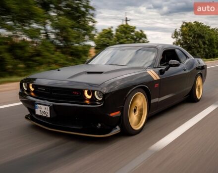Чорний Додж Challenger, об'ємом двигуна 5.7 л та пробігом 115 тис. км за 29900 $, фото 1 на Automoto.ua