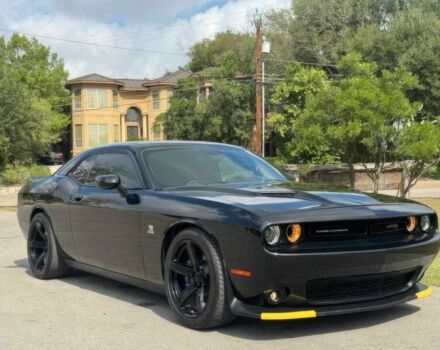 Черный Додж Челенджер, объемом двигателя 6.4 л и пробегом 75 тыс. км за 9300 $, фото 1 на Automoto.ua