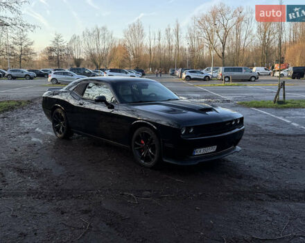 Чорний Додж Challenger, об'ємом двигуна 5.65 л та пробігом 136 тис. км за 25000 $, фото 1 на Automoto.ua