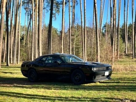 Черный Додж Челенджер, объемом двигателя 3.6 л и пробегом 65 тыс. км за 15000 $, фото 1 на Automoto.ua