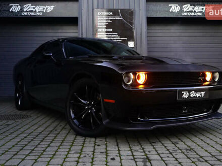 Черный Додж Челенджер, объемом двигателя 3.6 л и пробегом 144 тыс. км за 19800 $, фото 1 на Automoto.ua