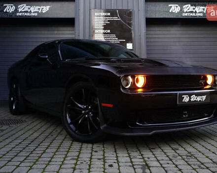 Черный Додж Челенджер, объемом двигателя 3.6 л и пробегом 144 тыс. км за 16999 $, фото 1 на Automoto.ua