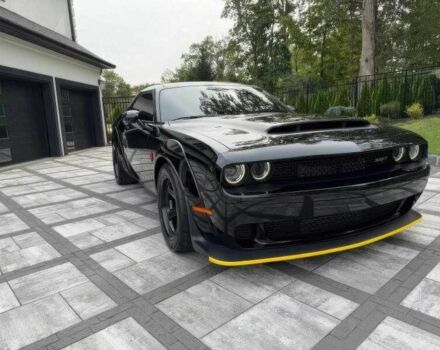 Черный Додж Челенджер, объемом двигателя 6.2 л и пробегом 89 тыс. км за 16900 $, фото 1 на Automoto.ua