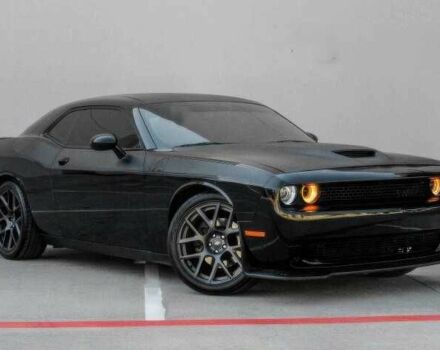 Черный Додж Челенджер, объемом двигателя 5.7 л и пробегом 89 тыс. км за 8200 $, фото 1 на Automoto.ua