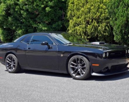 Чорний Додж Challenger, об'ємом двигуна 6.4 л та пробігом 30 тис. км за 8500 $, фото 1 на Automoto.ua