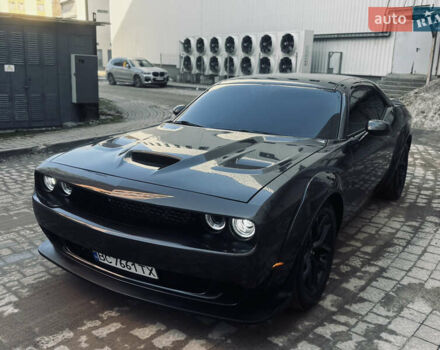 Черный Додж Челенджер, объемом двигателя 3.61 л и пробегом 200 тыс. км за 28000 $, фото 1 на Automoto.ua