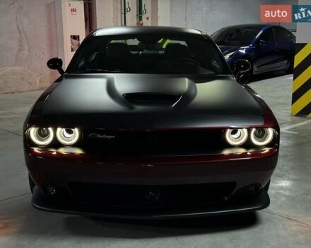 Додж Челенджер 2023 в Киеве на Automoto.ua Коричневый Додж Челенджер, объемом двигателя 5.65 л и пробегом 1 тыс. км за 56000 $, фото 2 на Automoto.ua